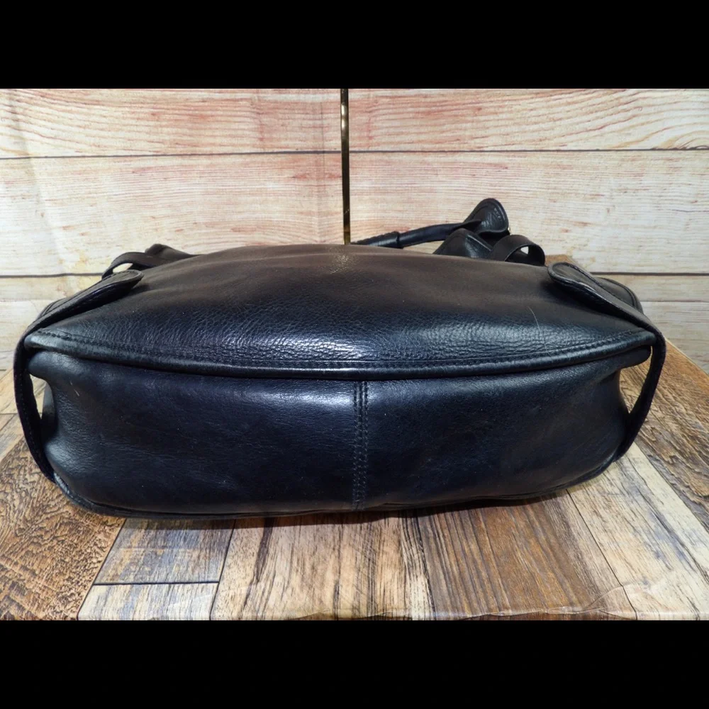 Burberry black leather hobo - Picture 7 of 9